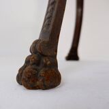 Tripod pedestal table