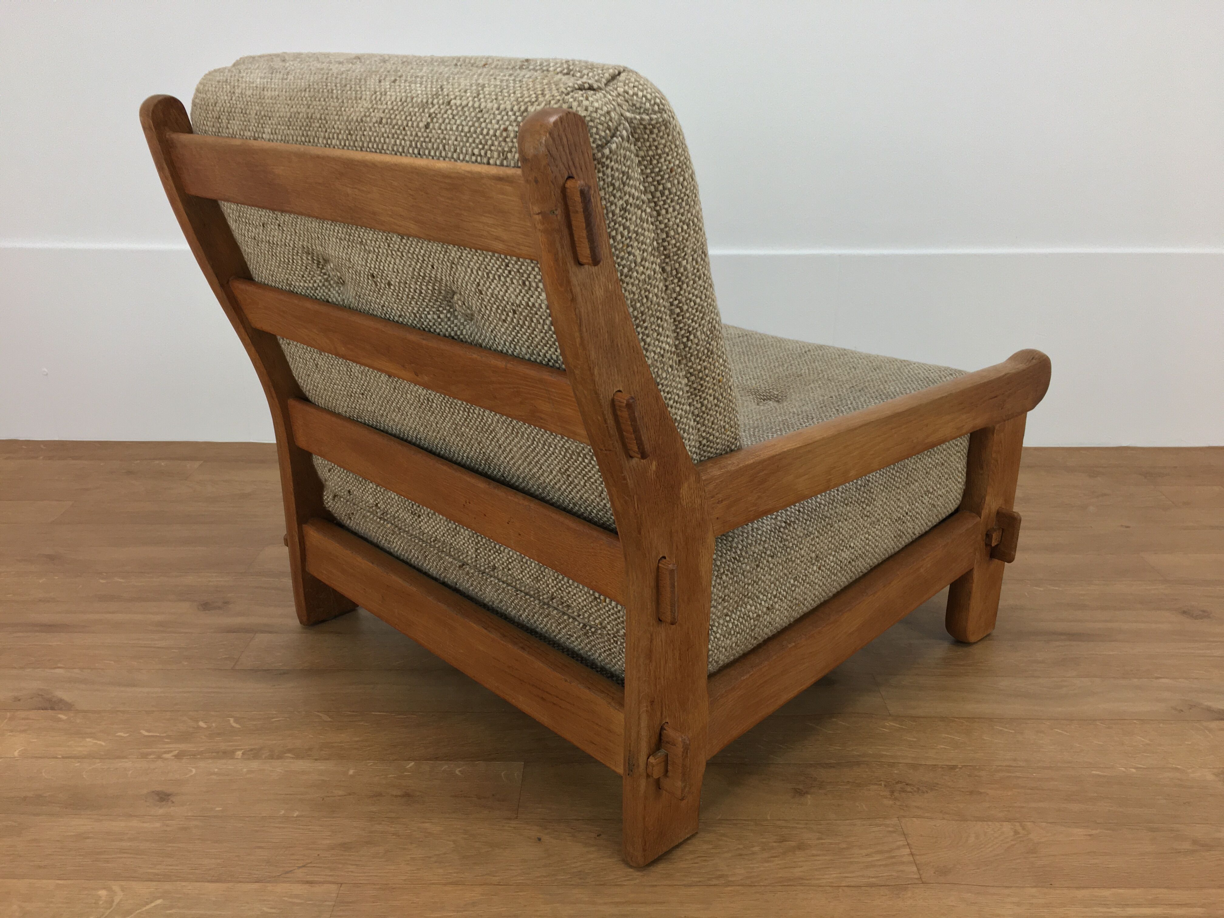 Brutalist chair with oak feathers