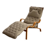 Scandinavian chaise longue
