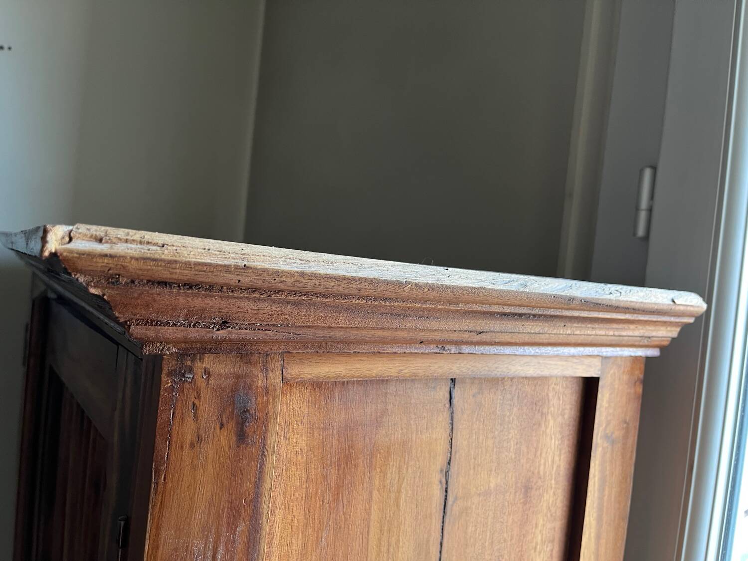 Wardrobe, storage unit with 2 doors and 16 drawers in teak