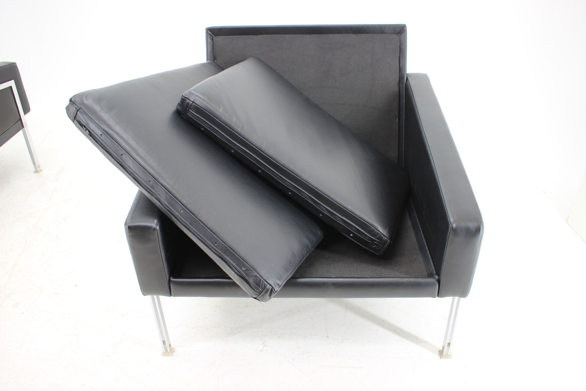 1960s Pair of Steel and Leather Armchairs by Lübke, Germany