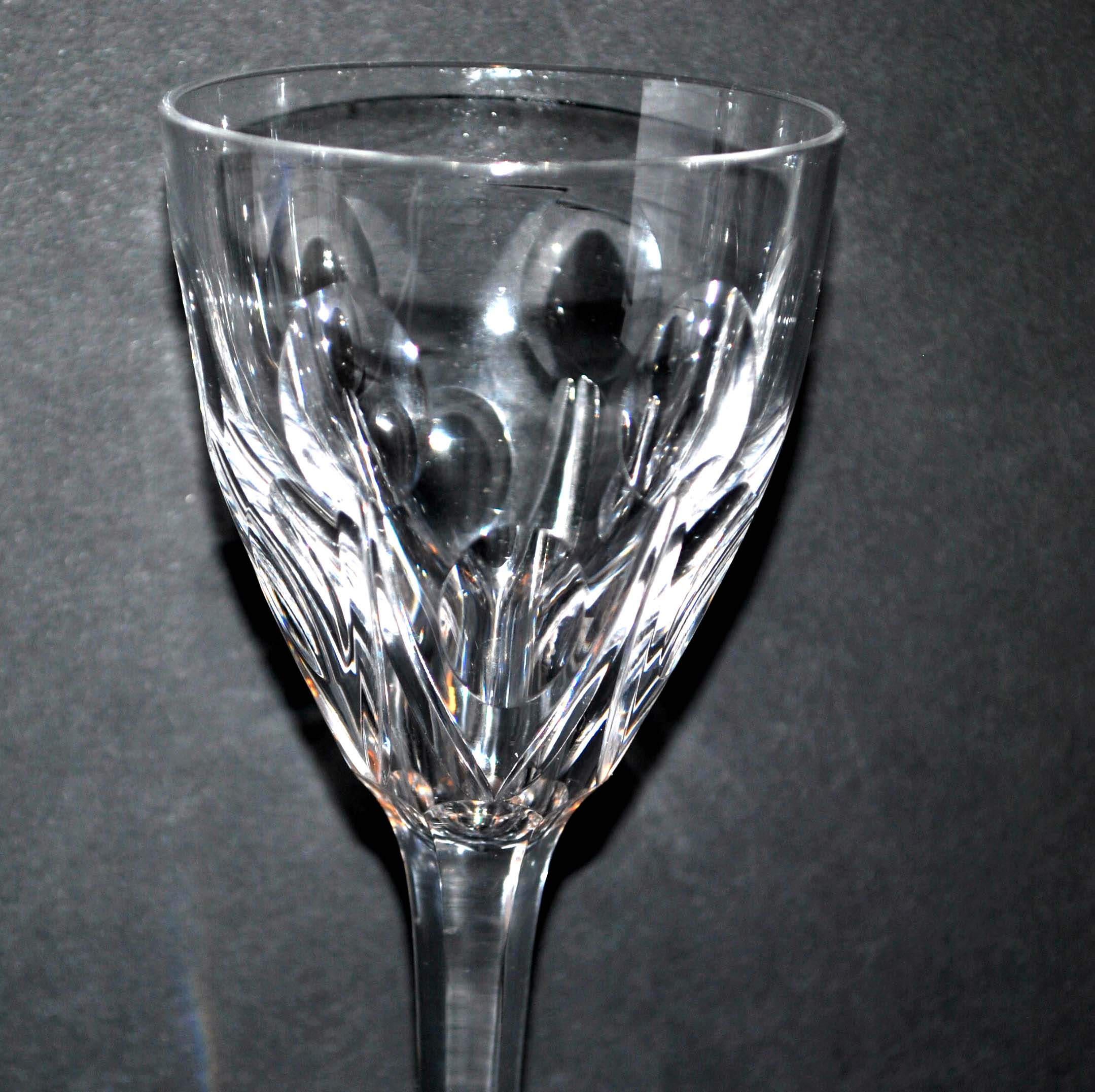 Set of 3 crystal carved wine glasses from saint-louis model vic 1930 14.5cm