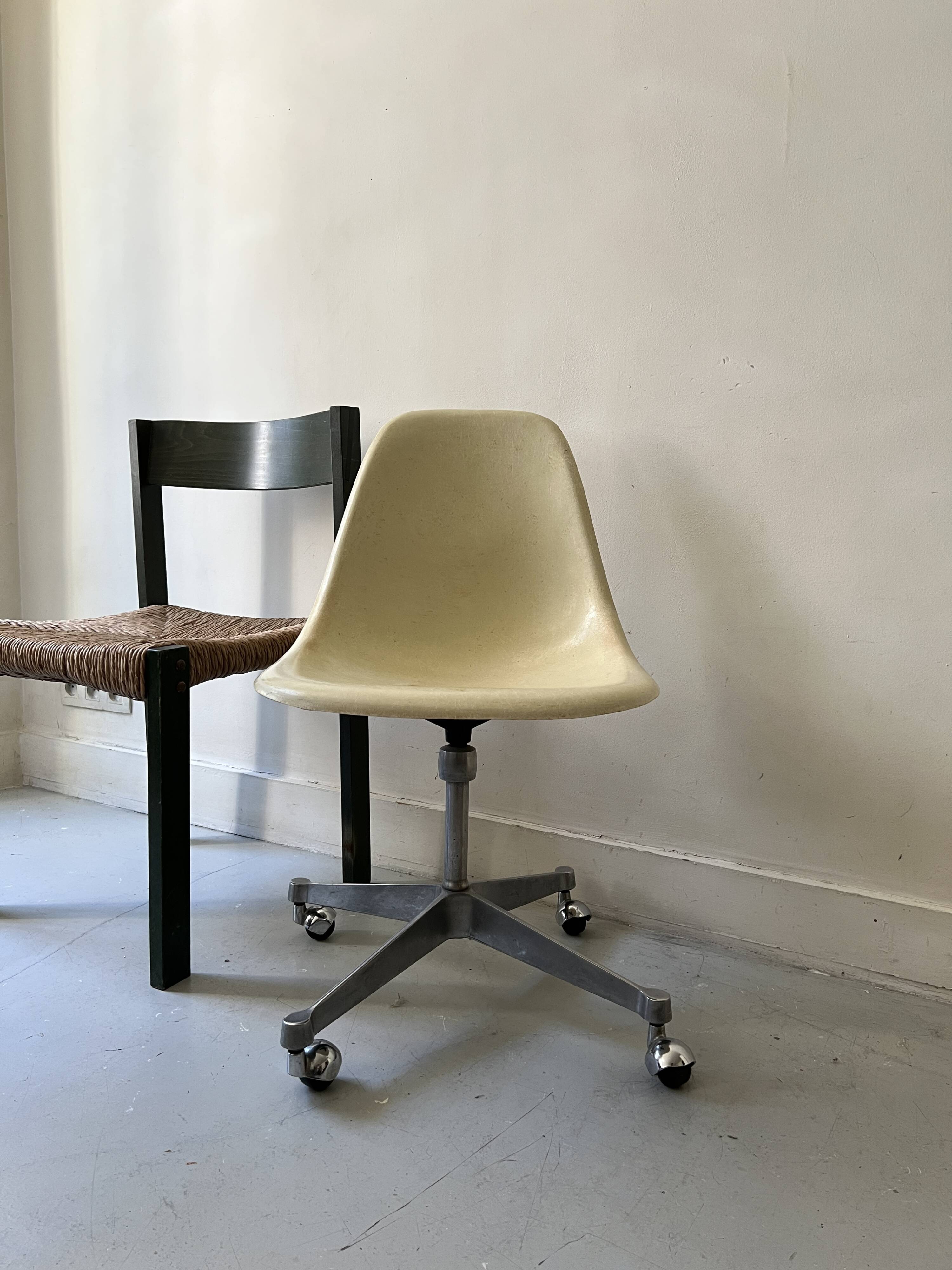 Ecru fibreglass wheelchair by H. Miller for International Furniture