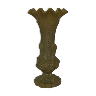 Vase opaline beige decor de cygne