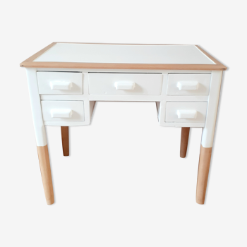 Wood and white desk