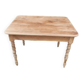 Aero-gummed solid table