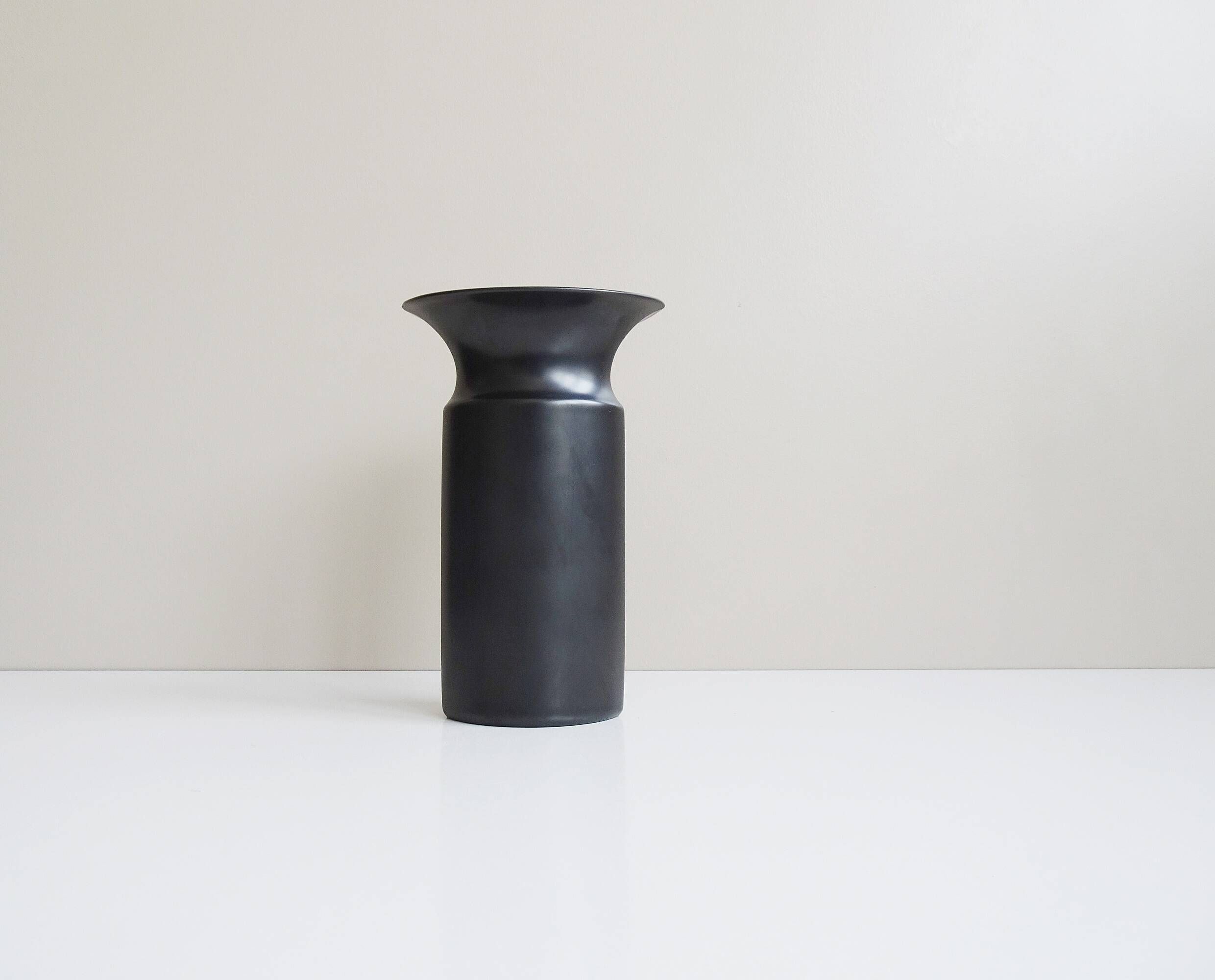 Vase from Rosenthal Studio Line - Porcelaine Noire - Design James Kirkwood