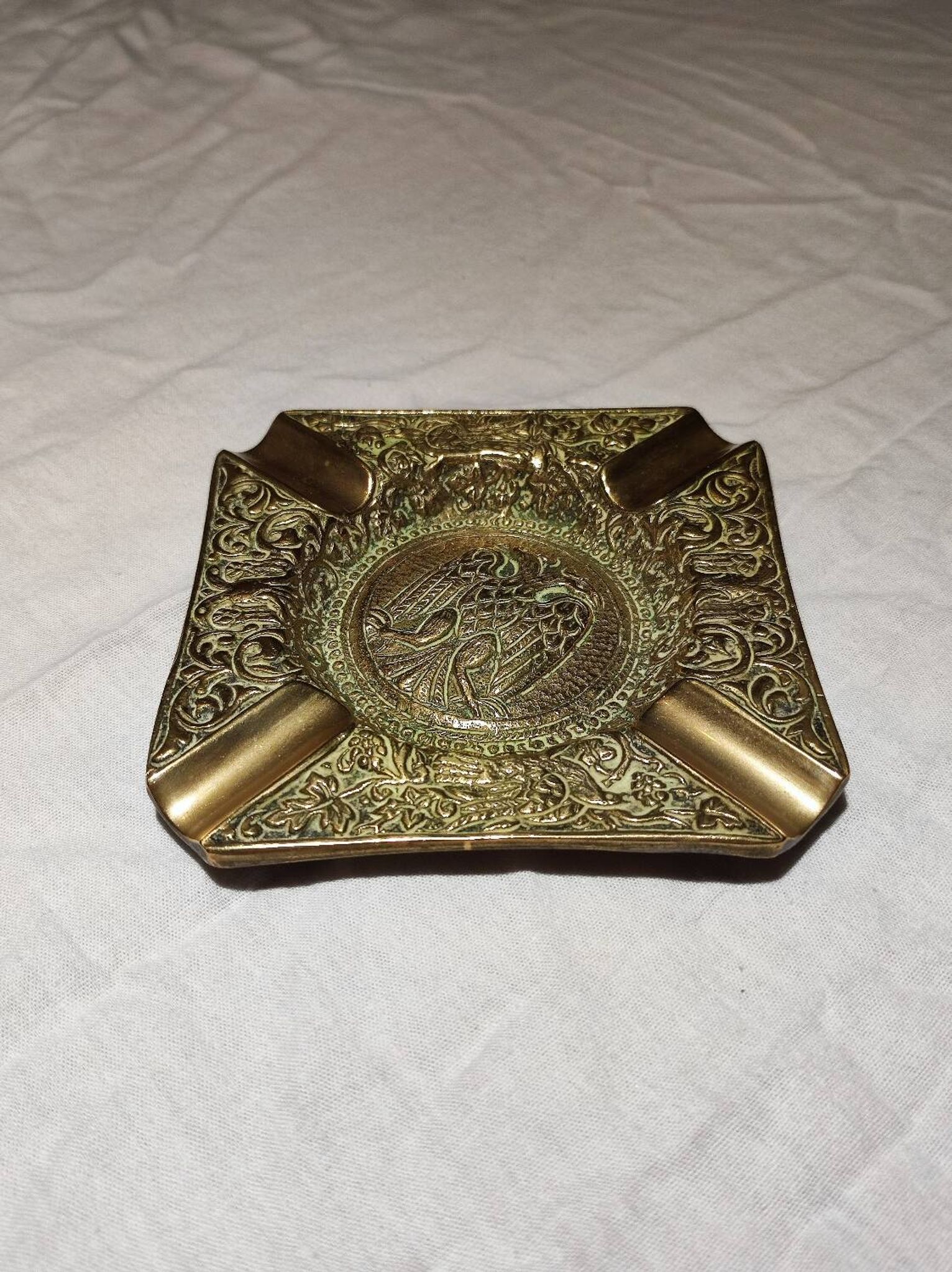 Eagle ashtray