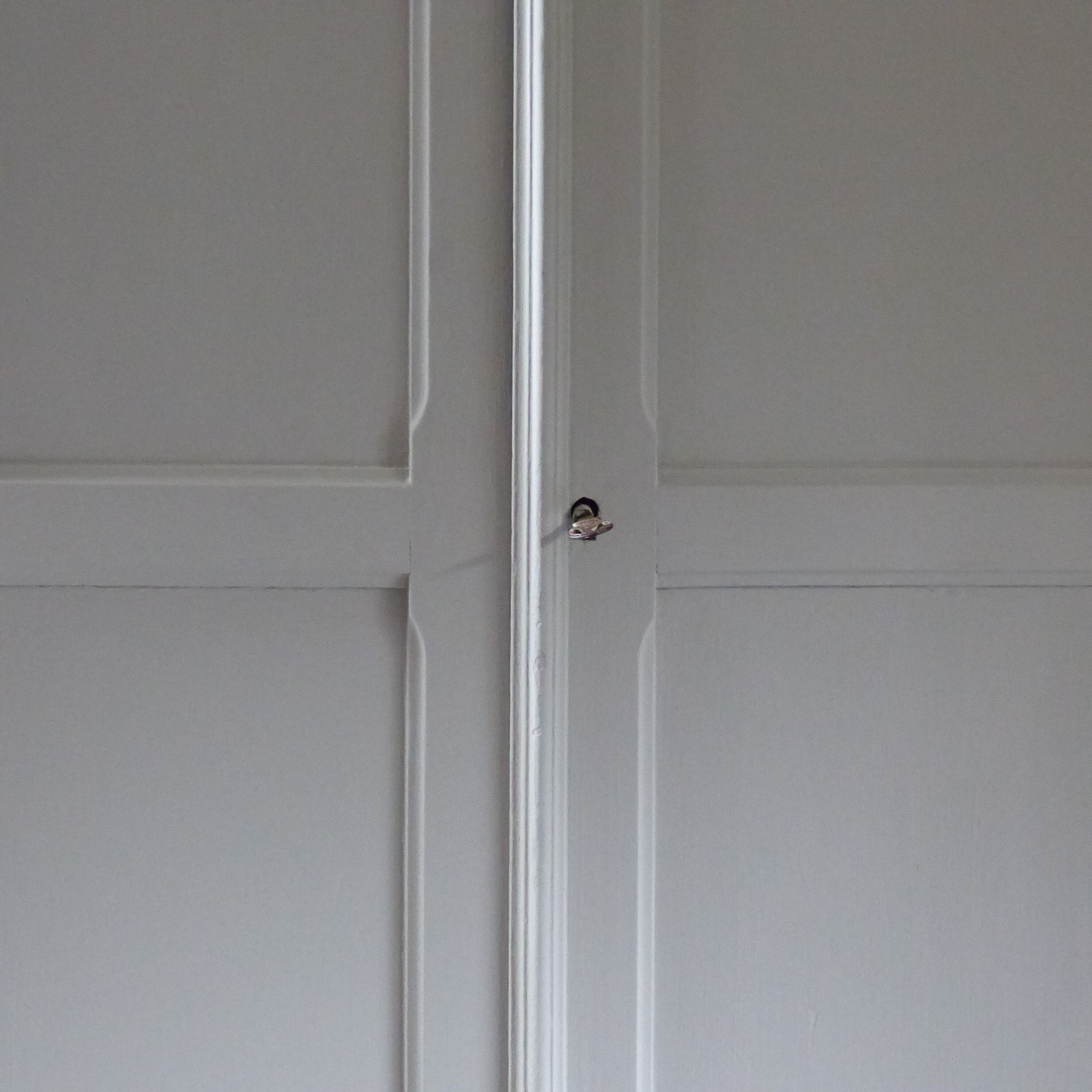 Armoire parisienne