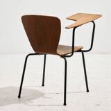 Chaise en teck avec tablette écritoire
