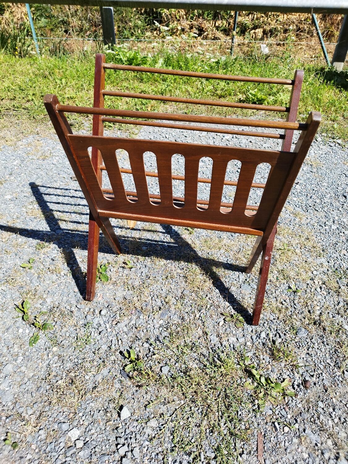 Scandinavian style folding magazine rack by Cees Brackman for Pastoe 60/70