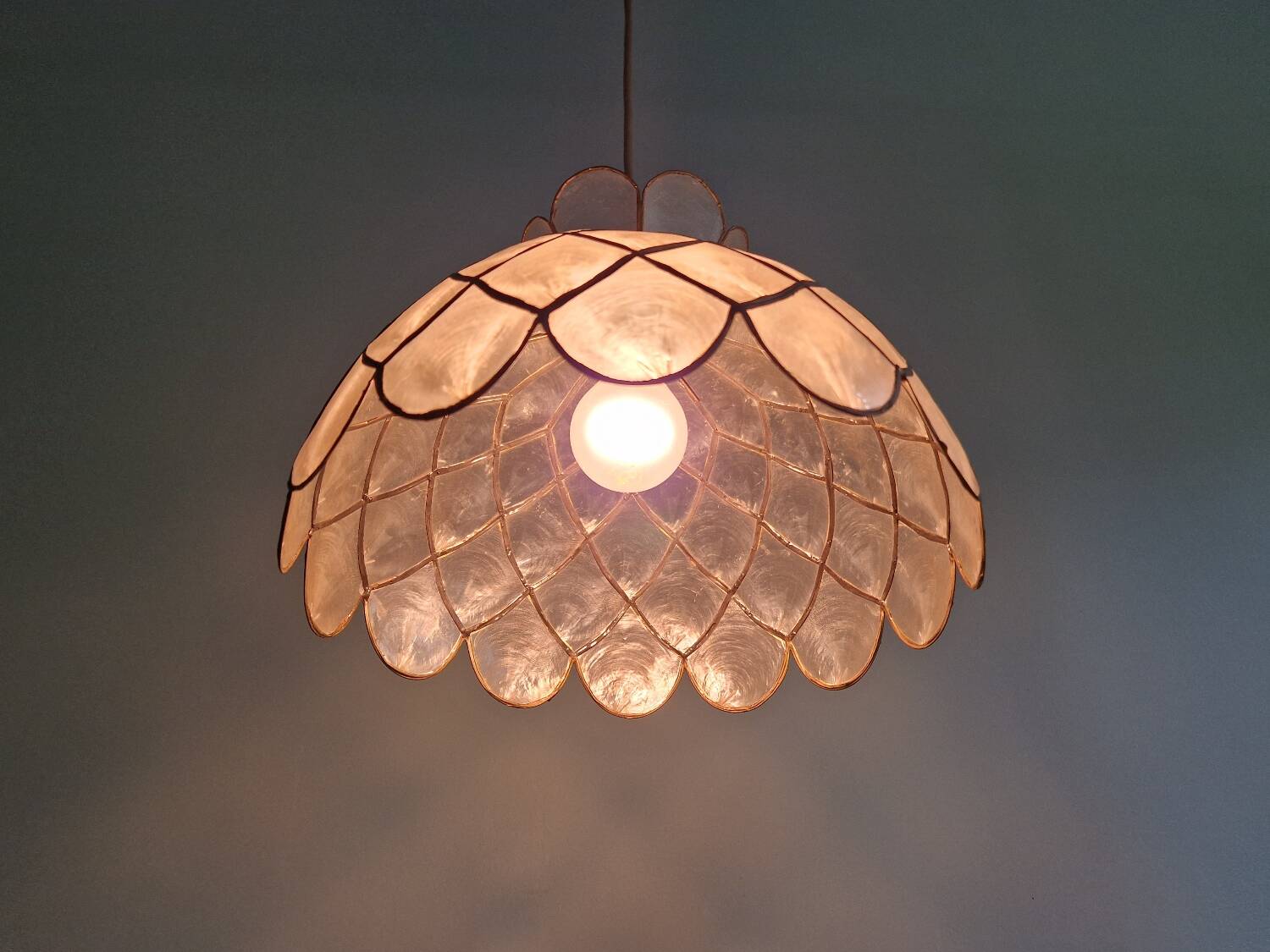 Suspension vintage en nacre de capiz, années 70