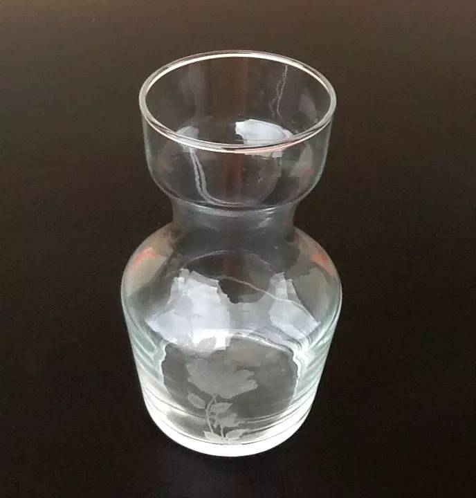 Année 1970  Carafe   Verre transparent  Décor floral
