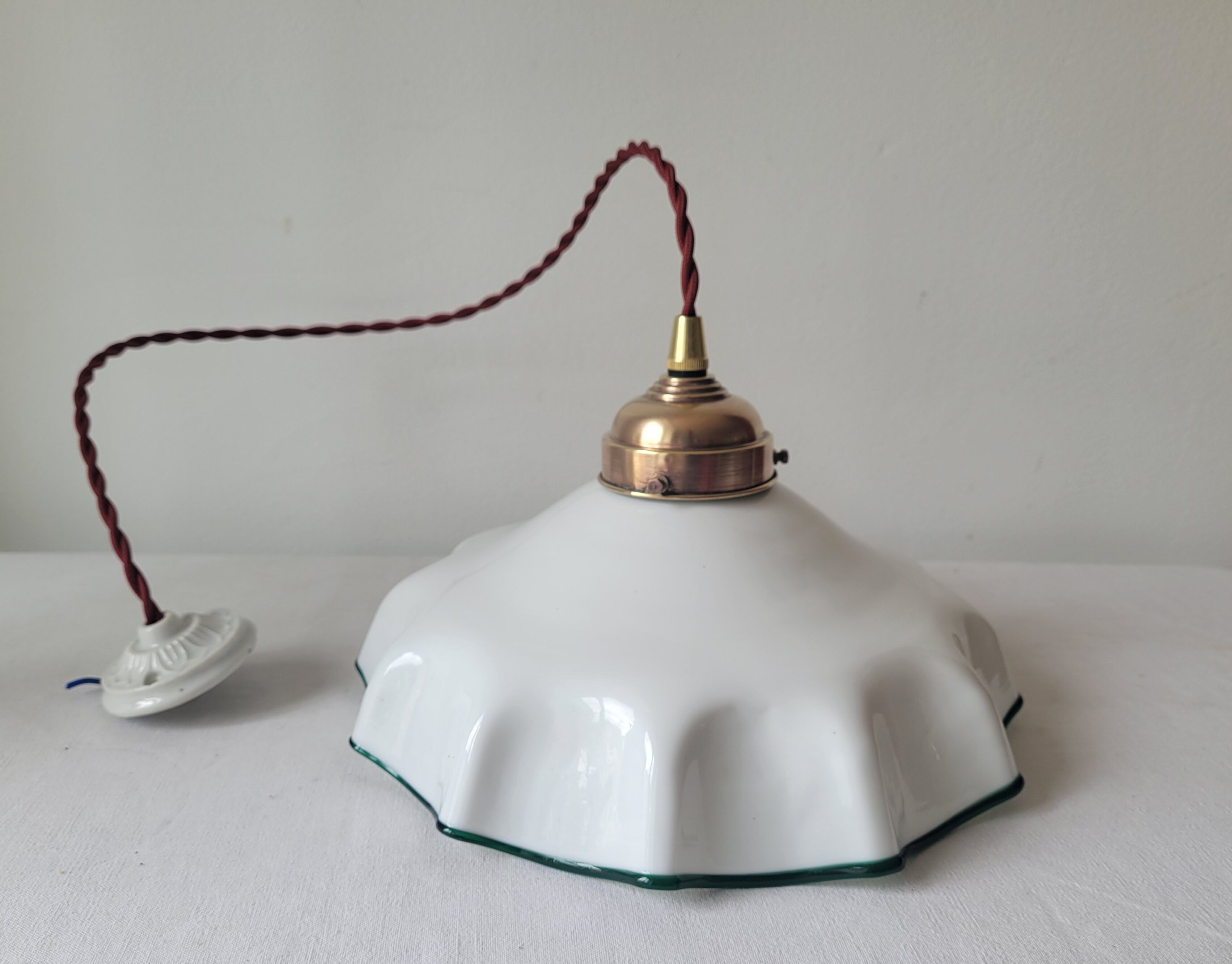 White opaline suspension