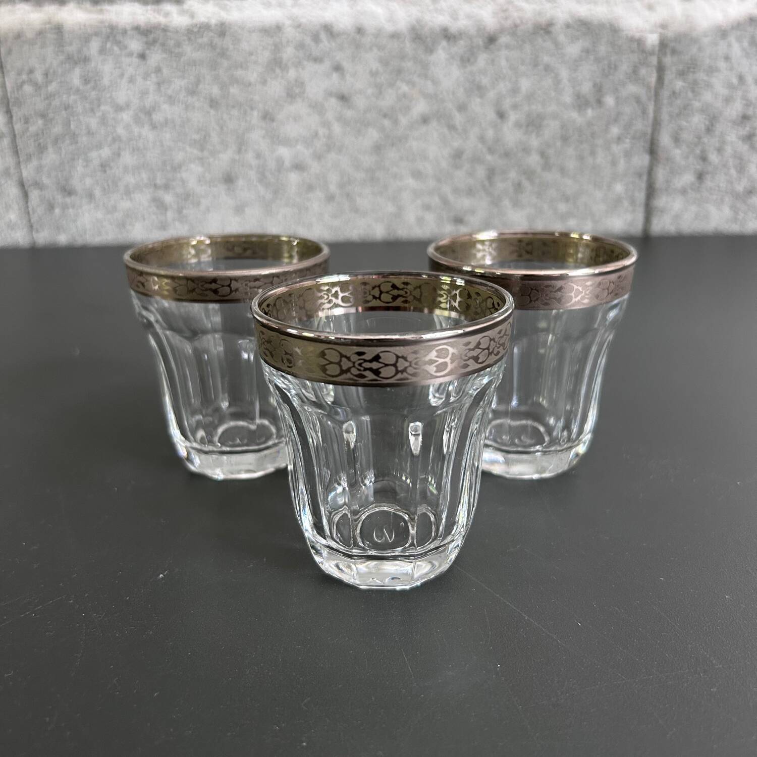 Lot de 3 verres anciens décor argent