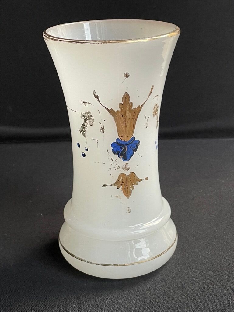 Vase napoleon iii opalescent white opaline