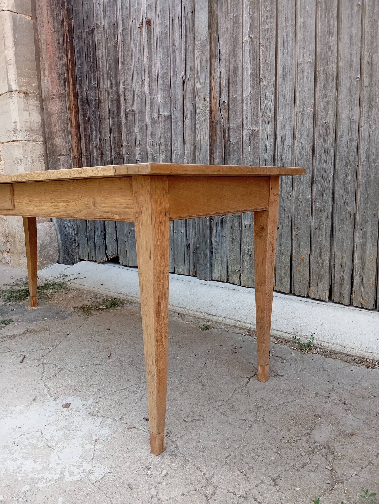 Farm table