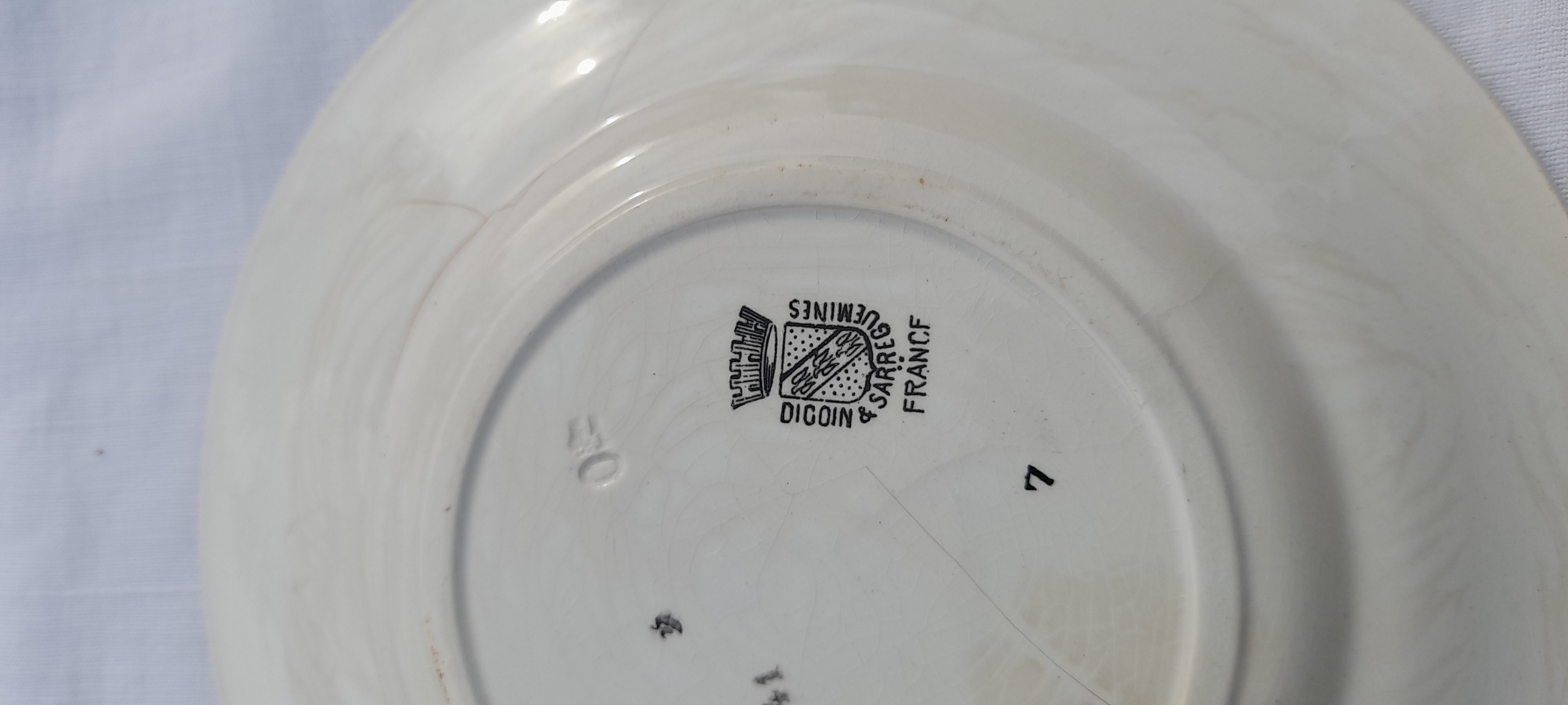 Digoin Sarreguemeines earthenware dessert plate month of July diam 18 cm