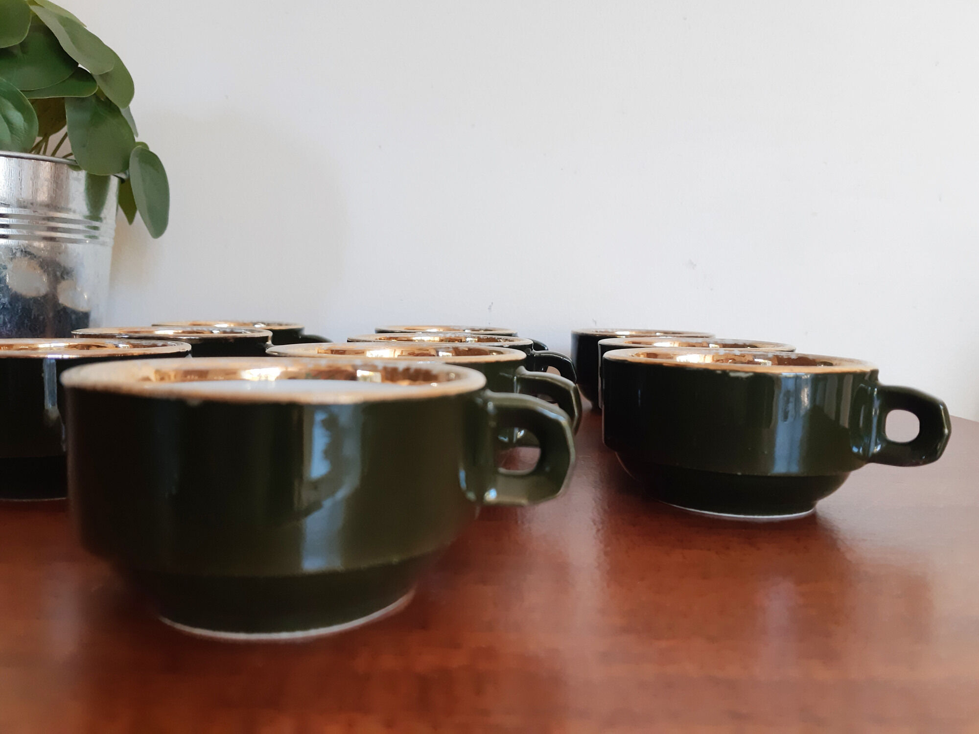 Green bistro coffee cups, and Pilluivit gold (10), porcelain, vintage