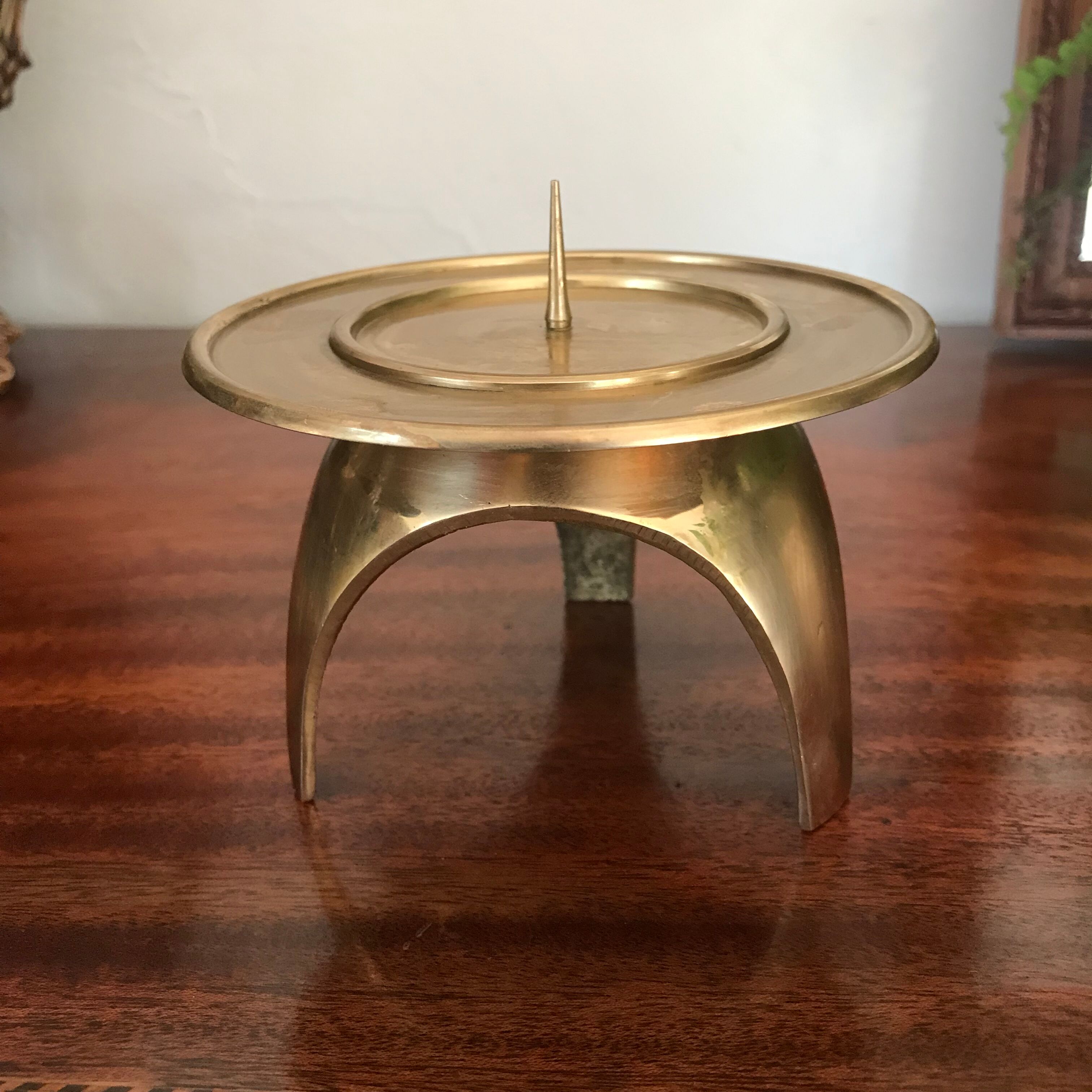 Scandinavian tripod candle holder