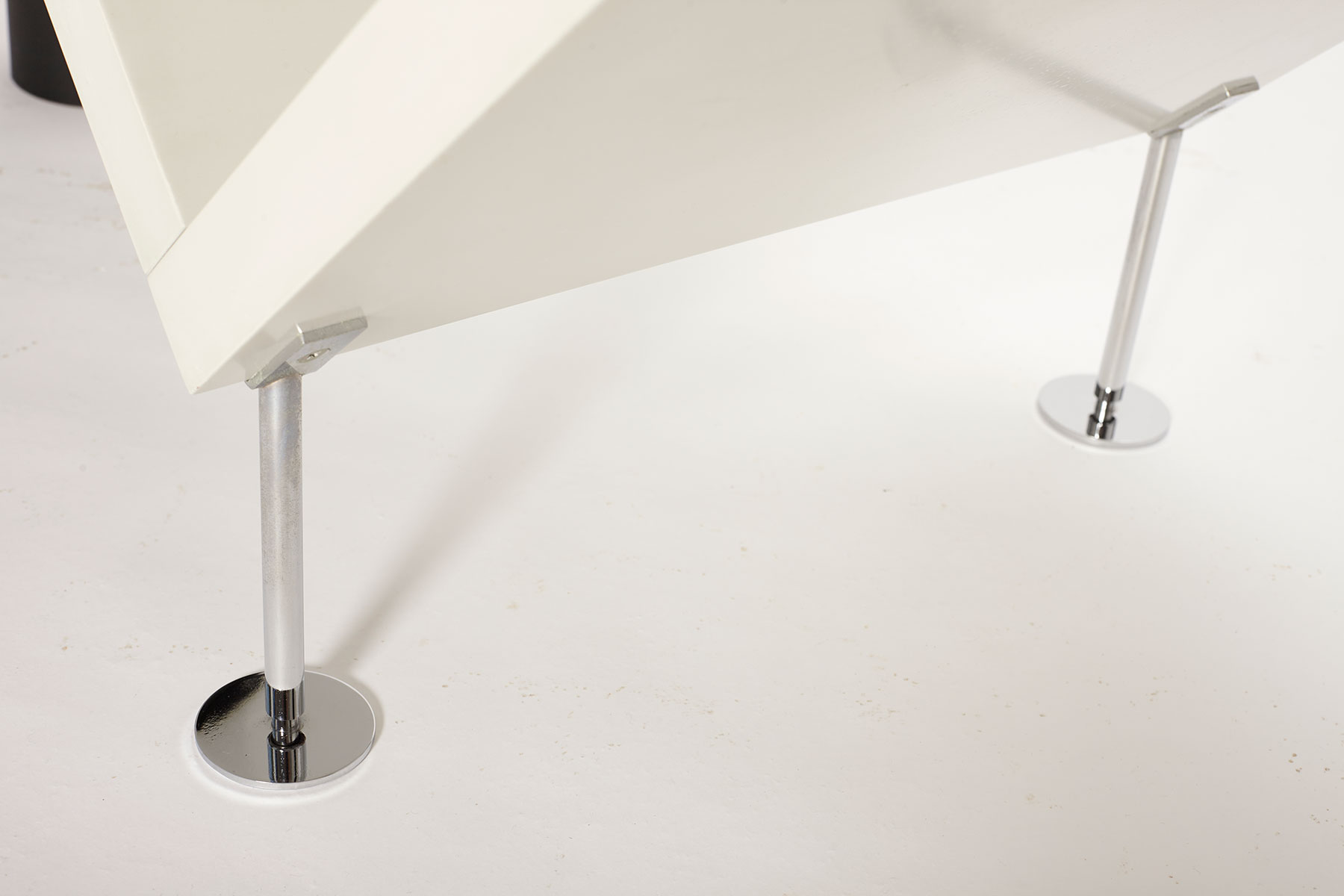 Bang & Olufsen console table