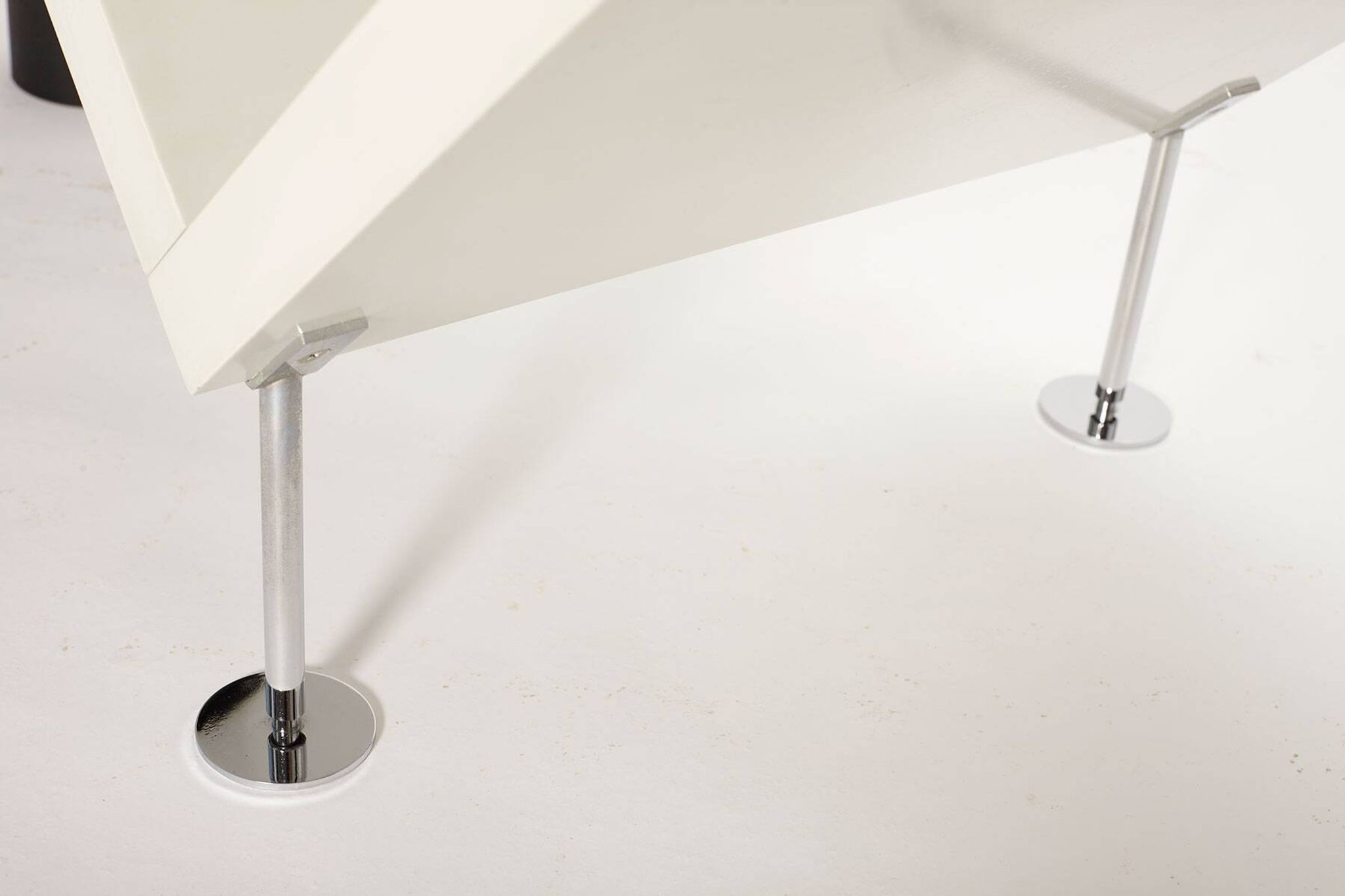 Bang & Olufsen console table