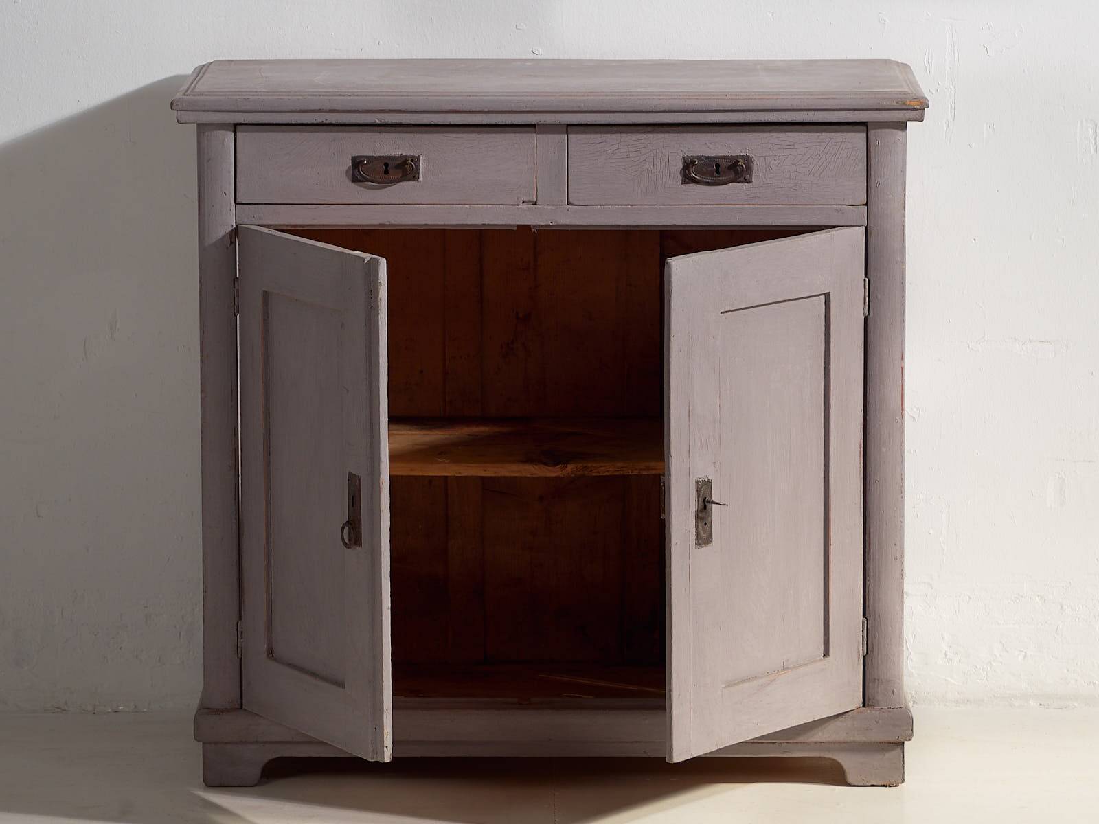 Antique purple chest of drawers (c.1920)