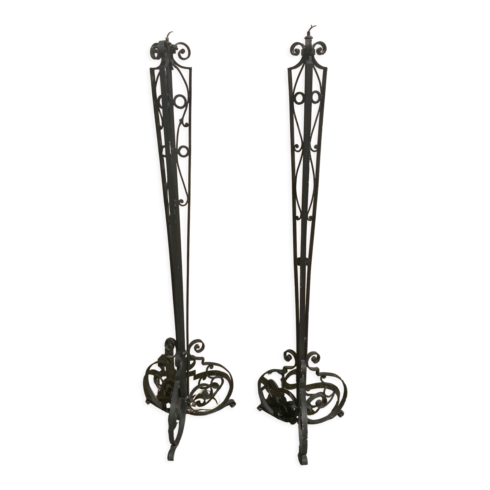 Paire de pieds de lampe en fer forgé