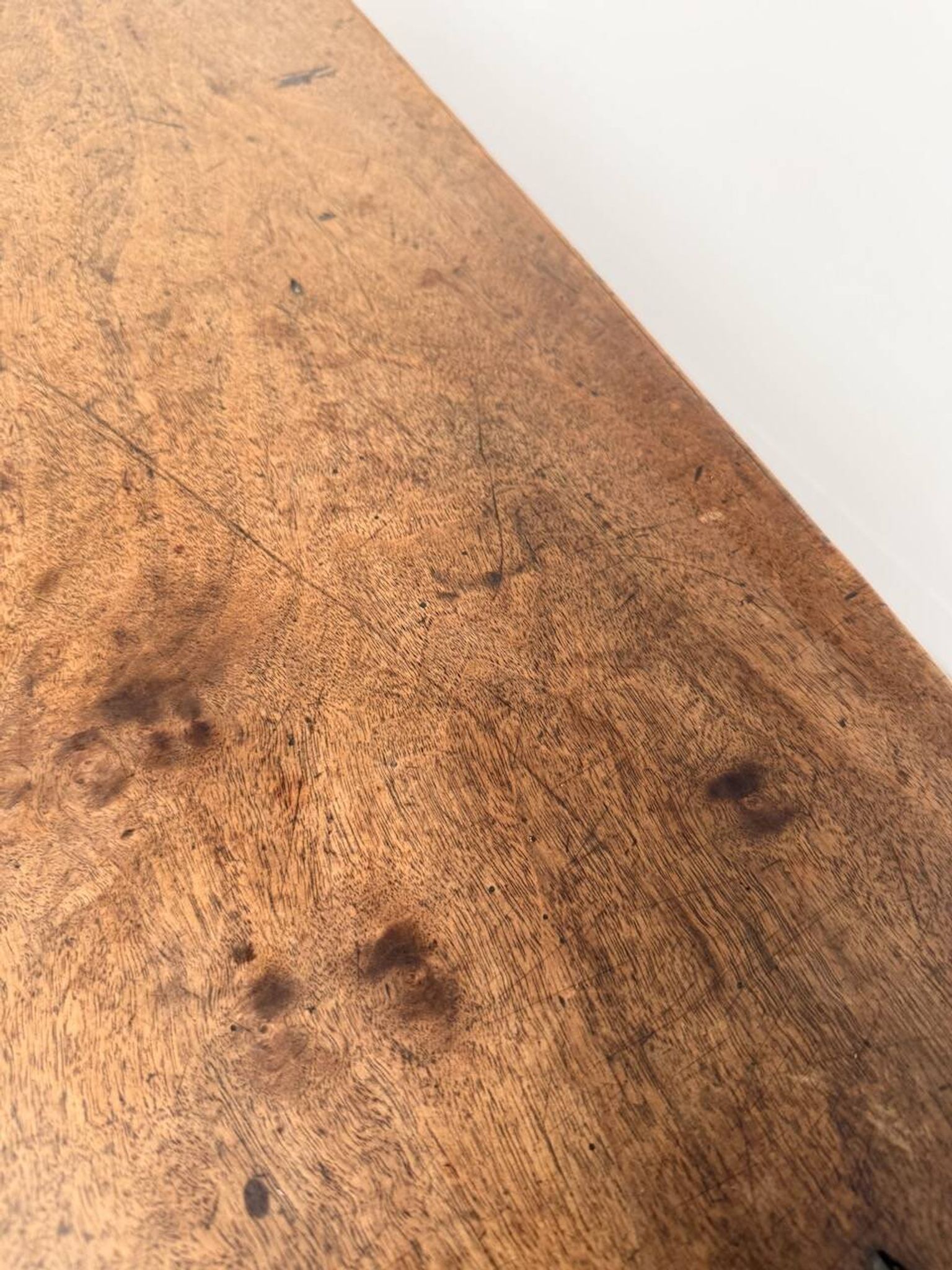 Table, drapière en noyer, XIXème s.