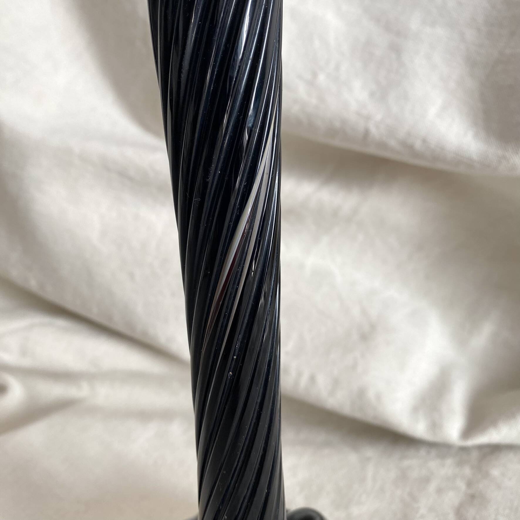 Single-flower vase in blown glass Maure-Vieil glassware
