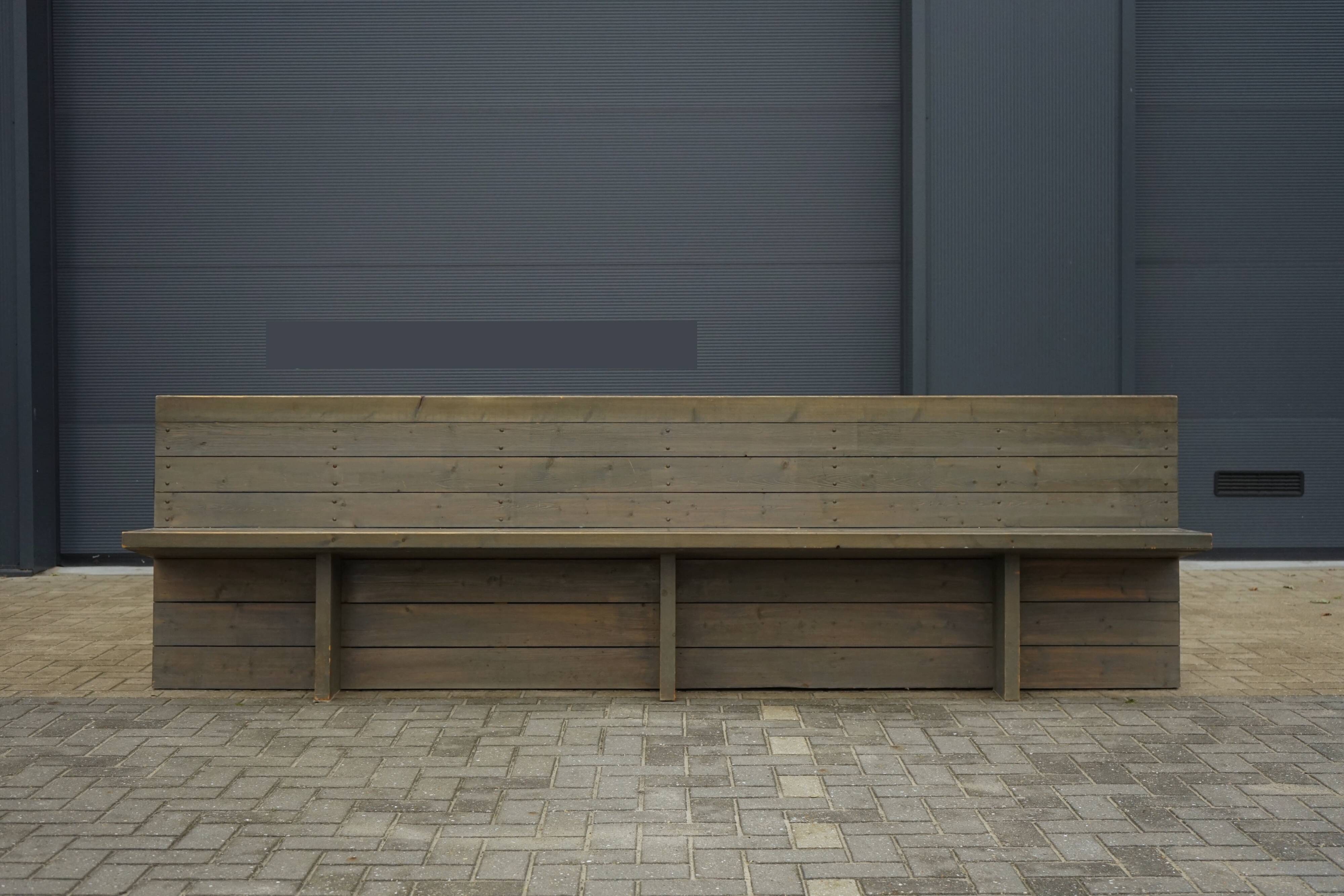 Banc d'École Bossche par Dom Hans van der Laan, 1964