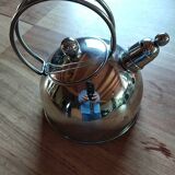 Demeyere 2.5 L whistling kettle.