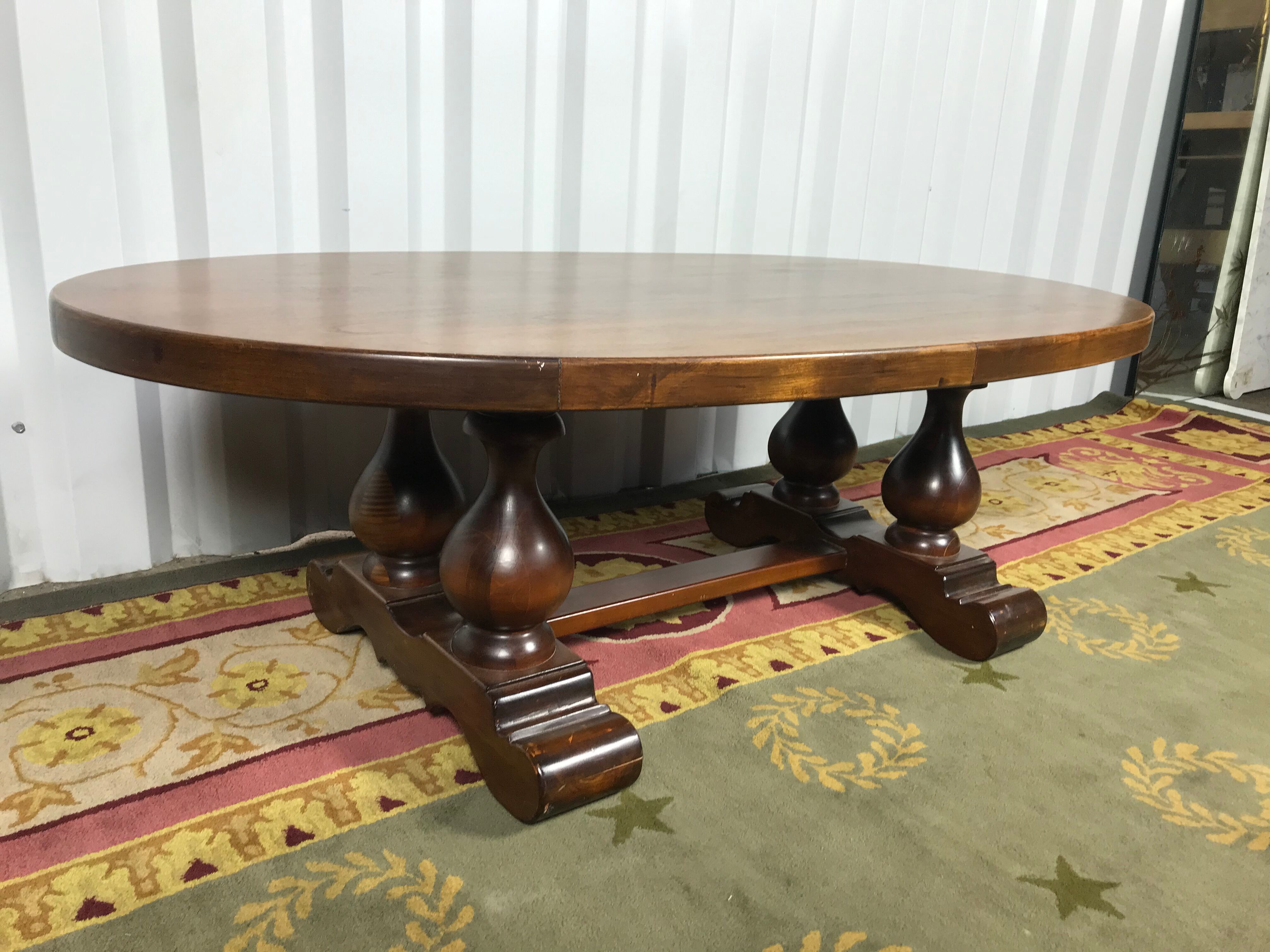 Rustic oval table in walnut crisscross