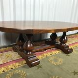 Rustic oval table in walnut crisscross