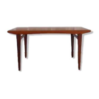 Scandinavian extendable dining table