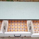 Buffet mado cuisine on formica