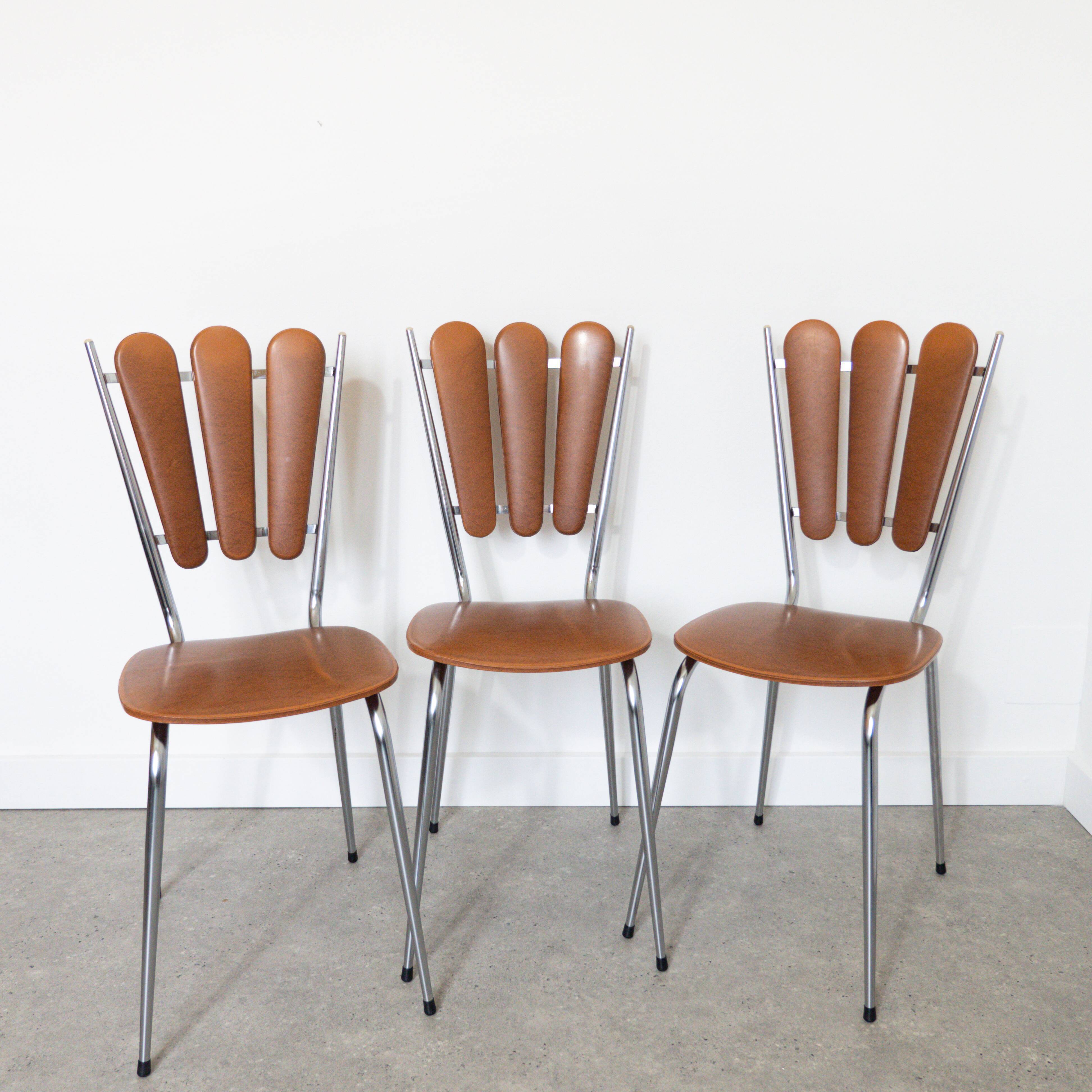 Set of 3 tublac petal skai kitchen chairs