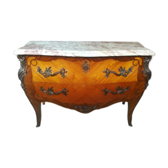 Commode galbée style Louis XV en marqueterie