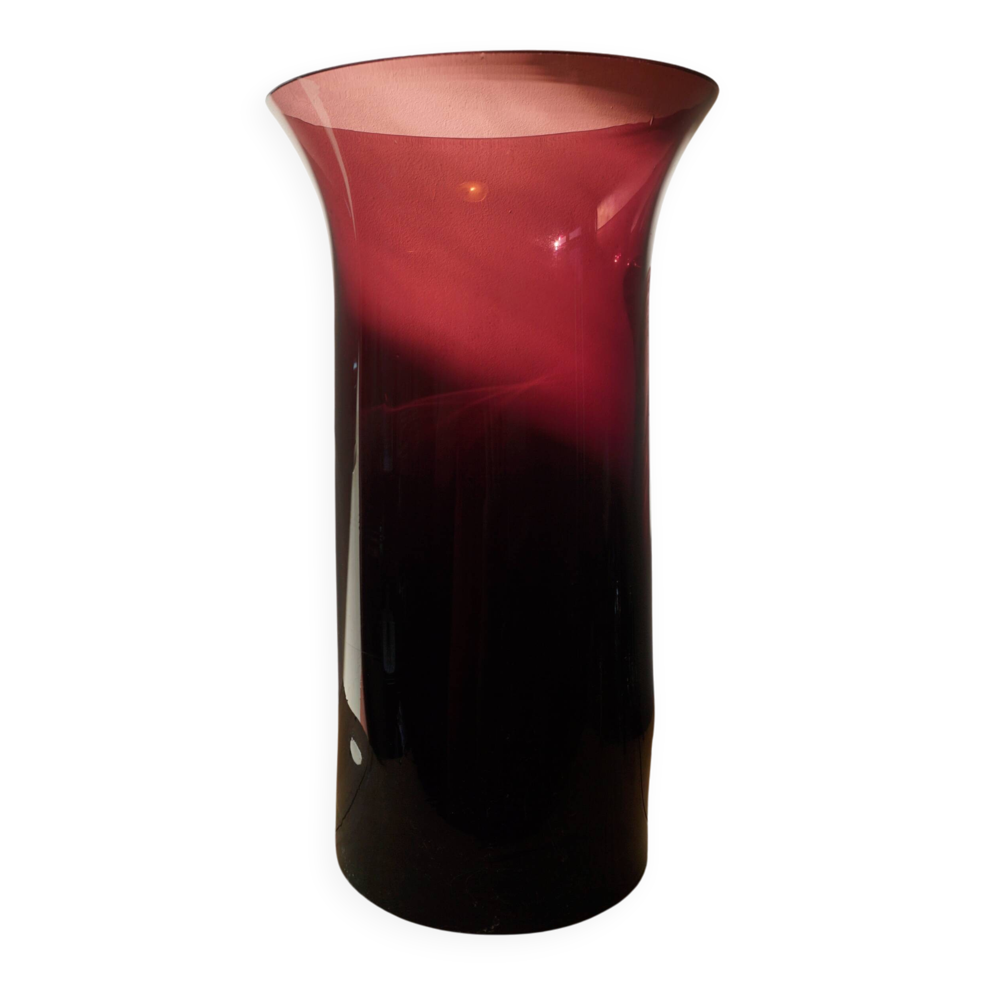 Vase violet en verre soufflé