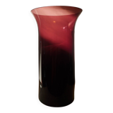 Vase violet en verre soufflé