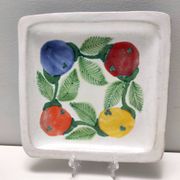 Ensemble de six assiettes carrées vintage en faïence fabriquées à la main par De Simone, Italie