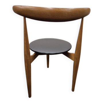 Vintage Hans Wegner chair