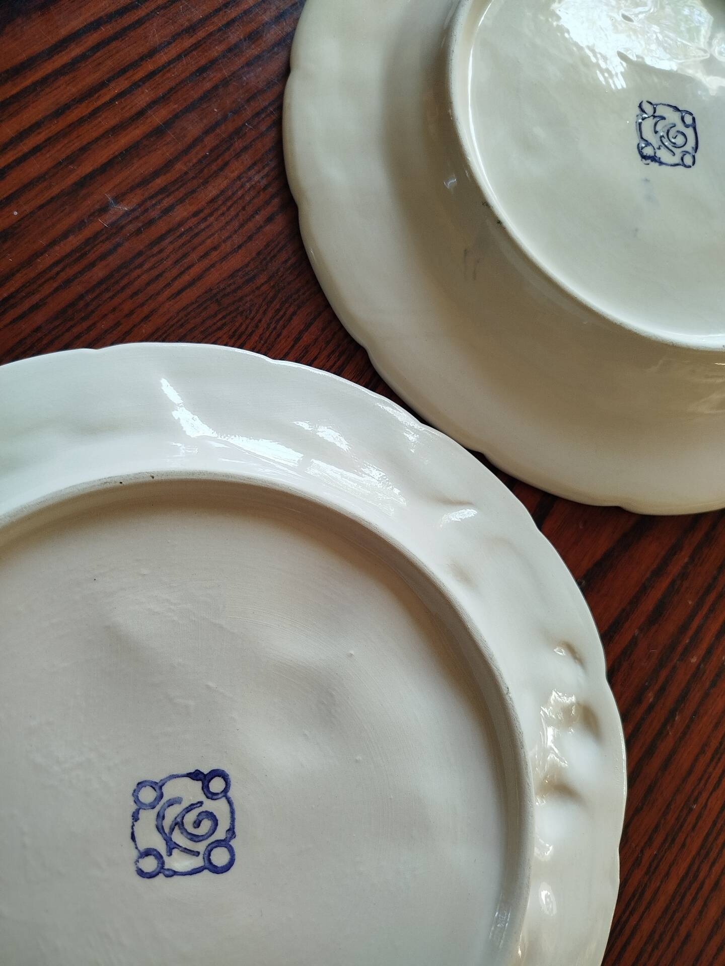 Duo d'assiettes italiennes en barbotine 