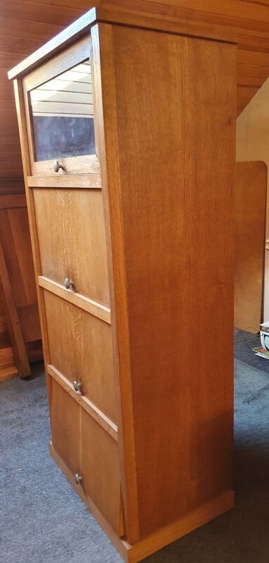 Vintage binder with 4 sliding doors