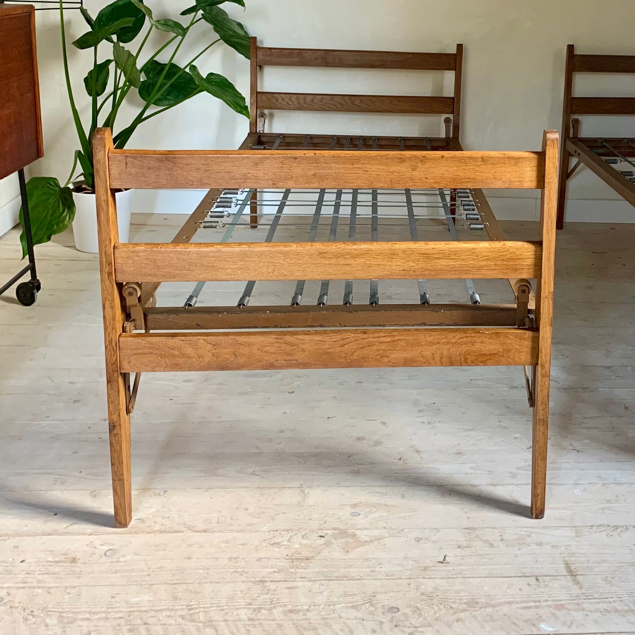 Daybed Vintage Solid Oak Bed - 2 remaining