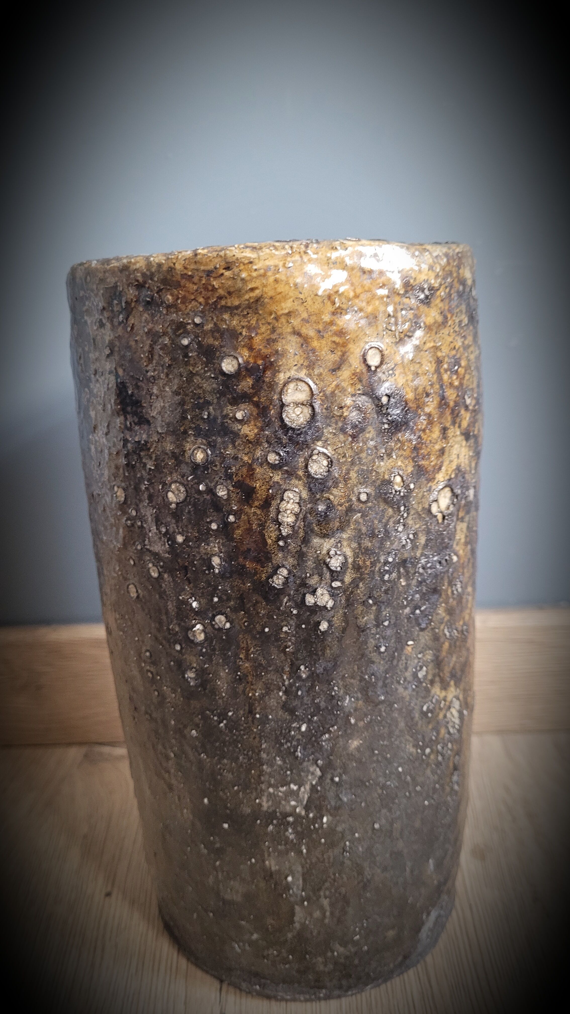 ELS sandstone vase