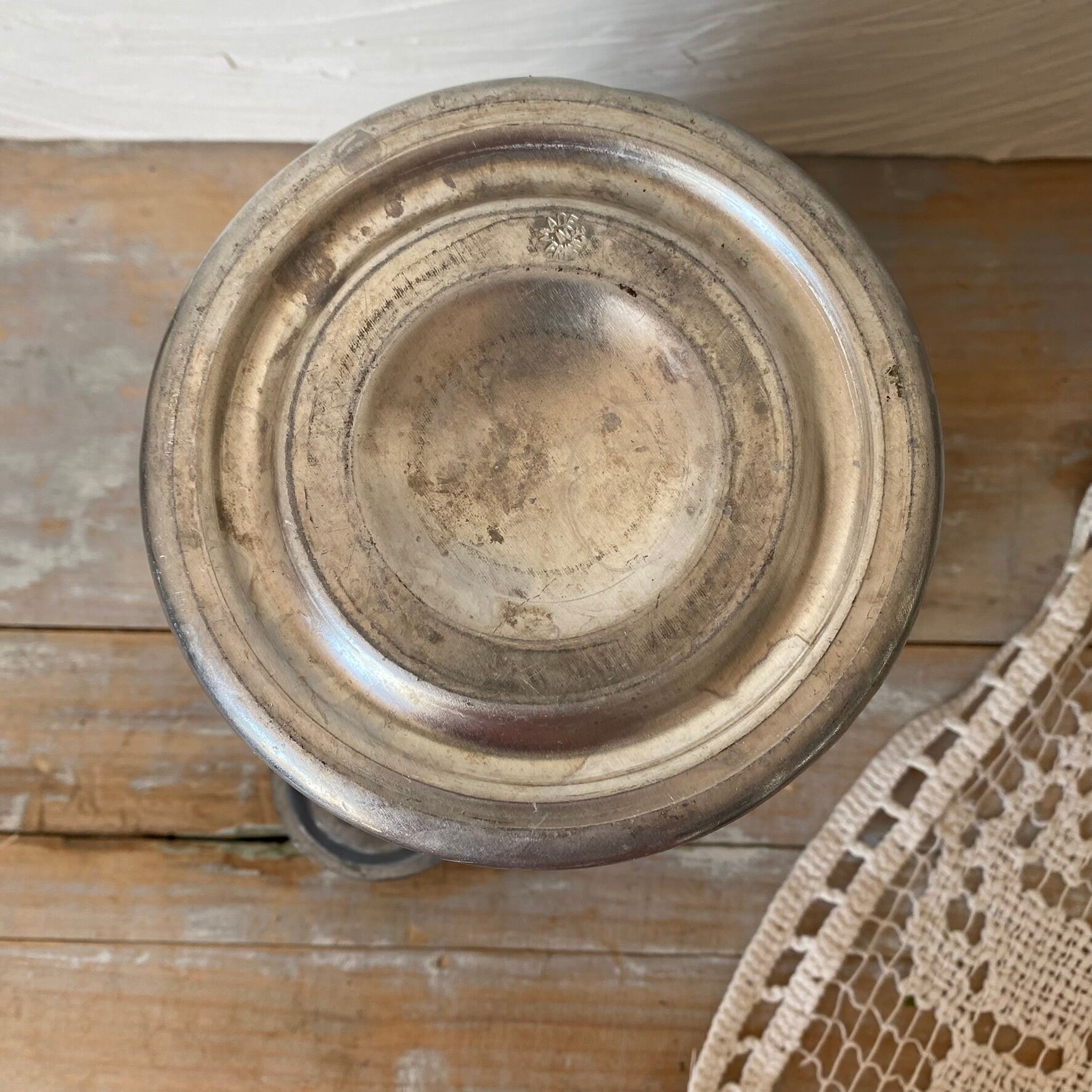 Champagne bucket with shell handles from the 1940s-50s.