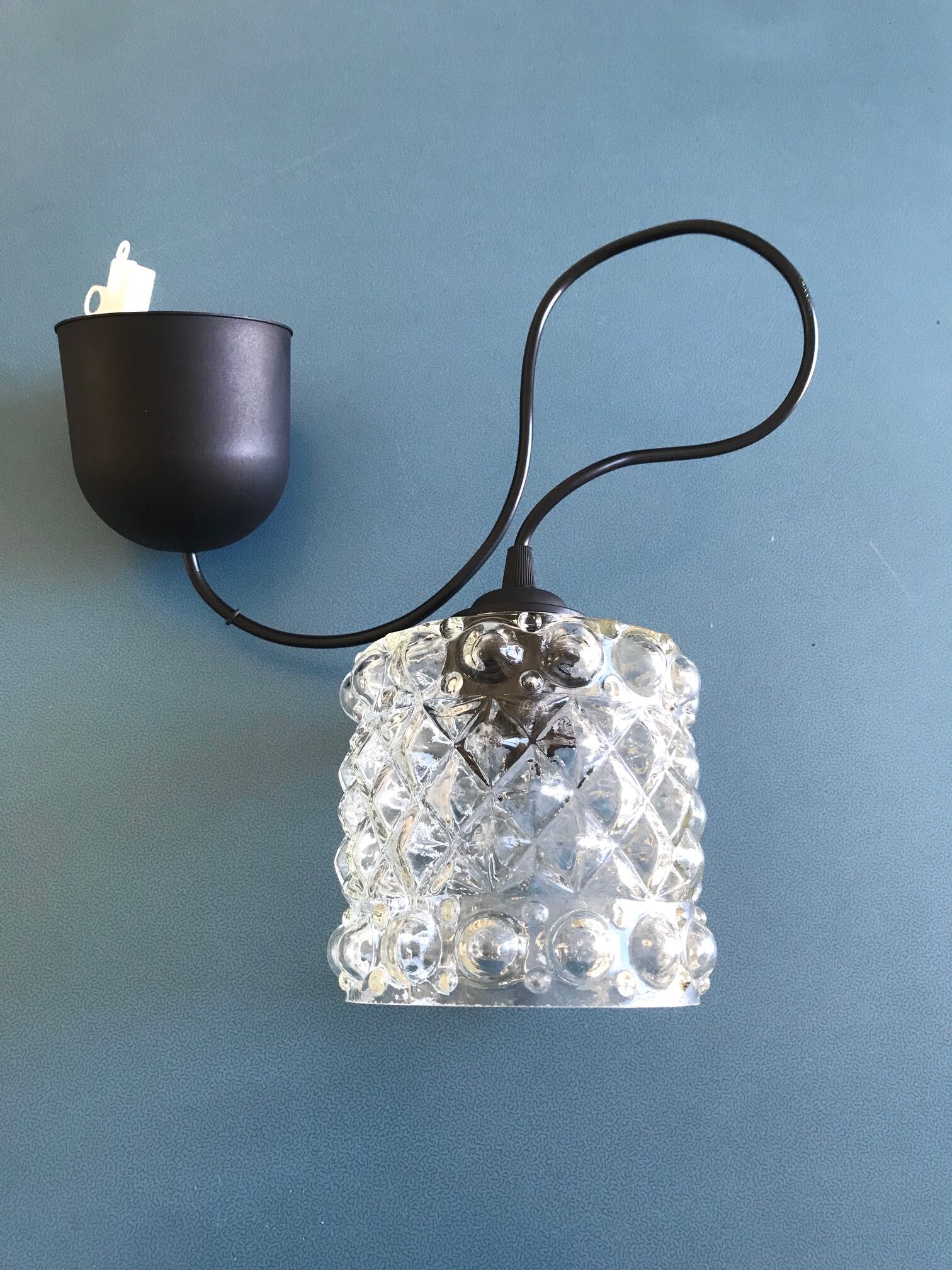 Molded glass suspension