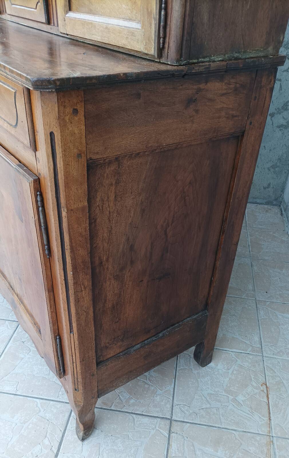 Louis XV sideboard in walnut, 19th century.