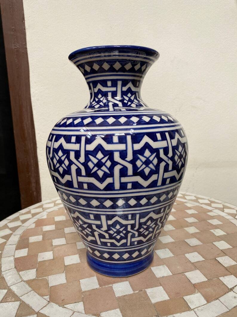 Vase en céramique marocain de Fes , fait main et peint à la main. Moroccan